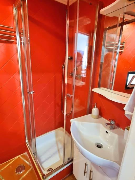 Spacieux A Alfama, A Deux Pas Du Chateau Apartment